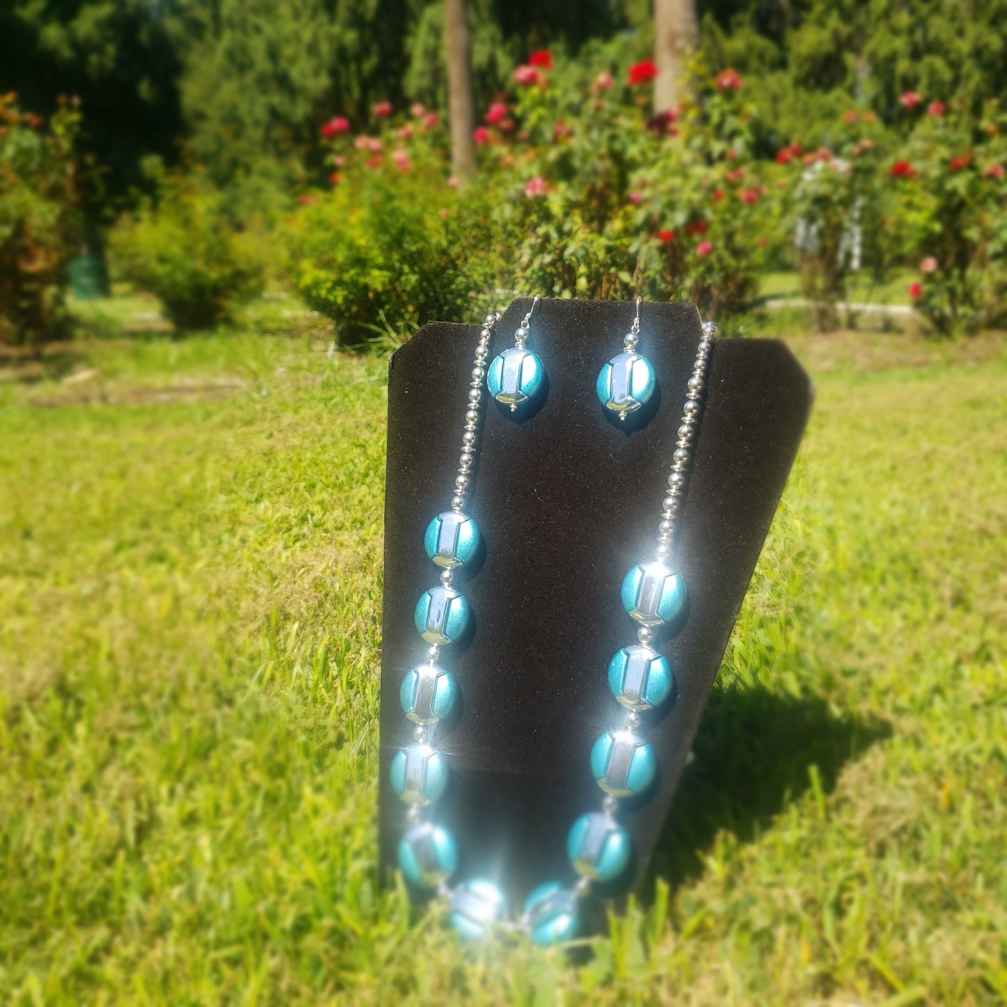 Blue Disc Silver Stripe Necklace